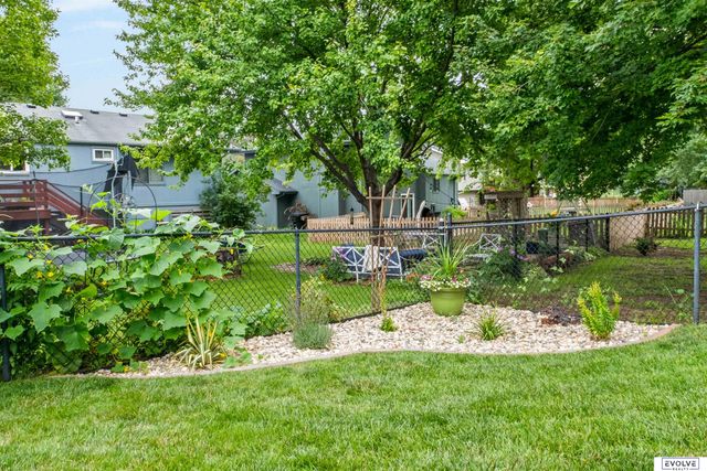 15309 Wirt Street, Omaha, NE 68116