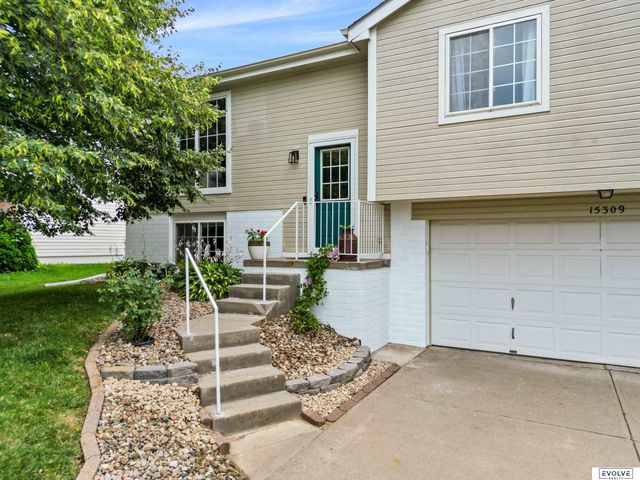15309 Wirt Street, Omaha, NE 68116