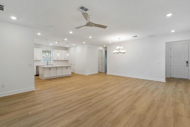 9956 SW Santini Road, Port St. Lucie, FL 34987