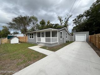 8525 PEACH Street, Jacksonville, FL 32220
