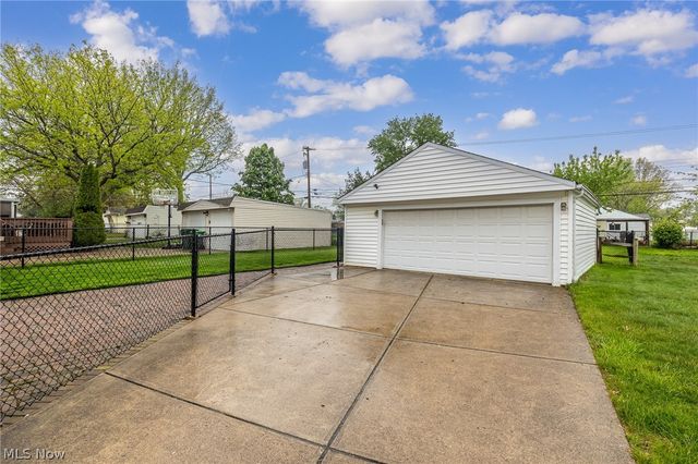 1704 Drenik Drive, Wickliffe, OH 44092