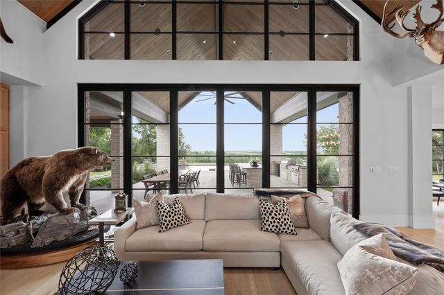 19102 Post Oak RD, Bartlett, TX 76511