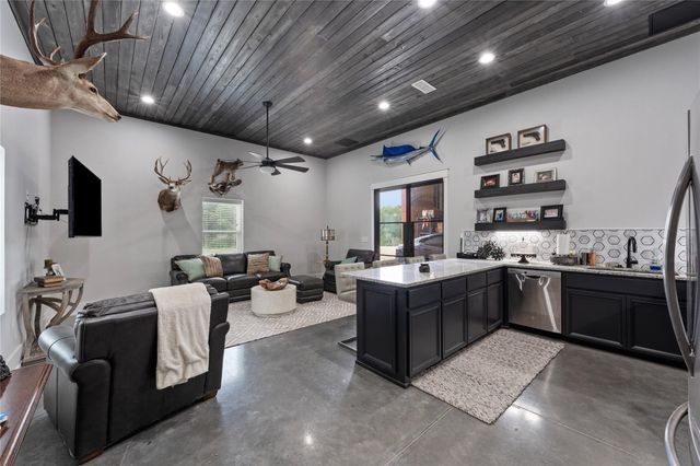 19102 Post Oak RD, Bartlett, TX 76511