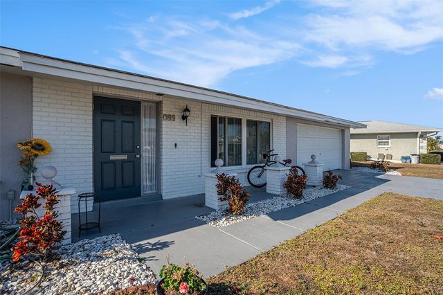 704 BRANNEN CIRCLE, Sun City Center, FL 33573