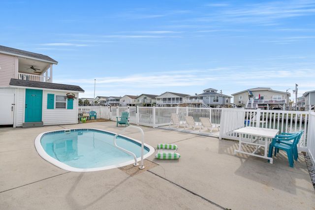 329 54th Ave. N, North Myrtle Beach, SC 29582