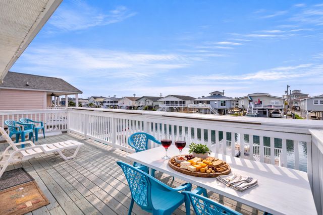 329 54th Ave. N, North Myrtle Beach, SC 29582