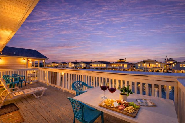 329 54th Ave. N, North Myrtle Beach, SC 29582