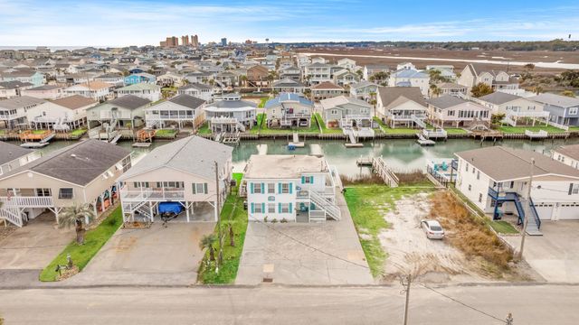 329 54th Ave. N, North Myrtle Beach, SC 29582