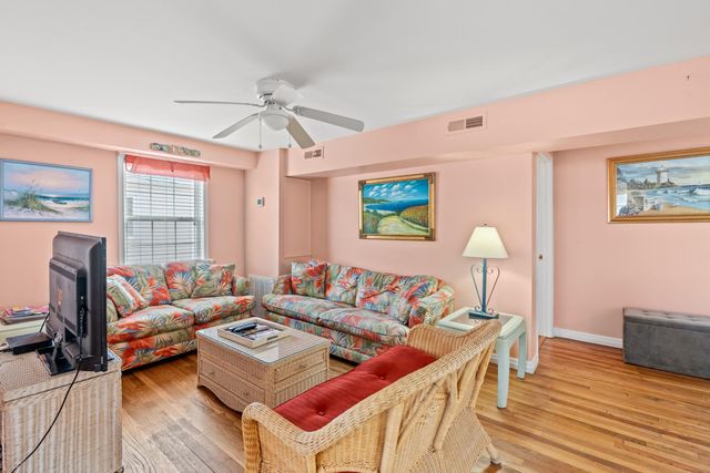 329 54th Ave. N, North Myrtle Beach, SC 29582
