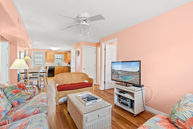 329 54th Ave. N, North Myrtle Beach, SC 29582
