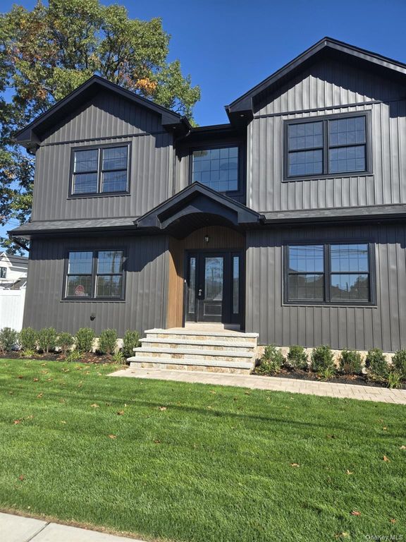 1320 R Street, Elmont, NY 11003 — exterior