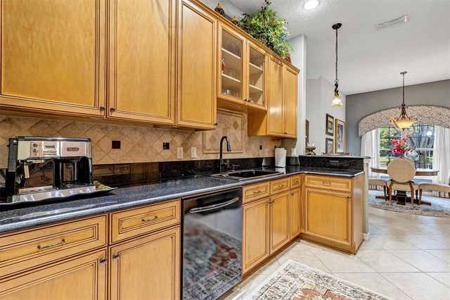 3251 KINGSTON WAY, Tavares, FL 32778