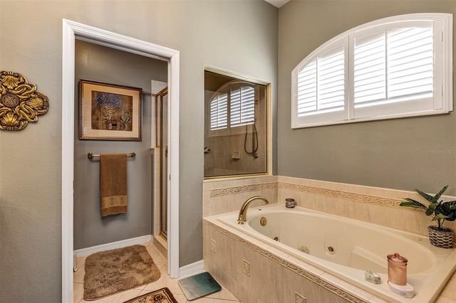3251 KINGSTON WAY, Tavares, FL 32778