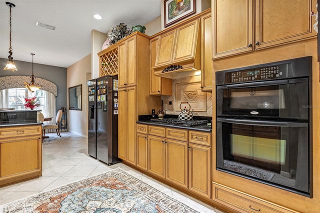 3251 KINGSTON WAY, Tavares, FL 32778