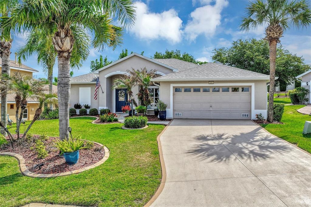 3251 KINGSTON WAY, Tavares, FL 32778