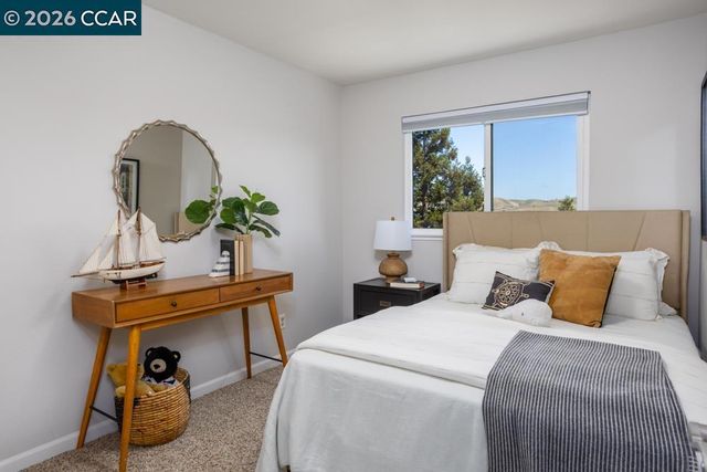 1121 Vista Point Ln, Concord, CA 94521