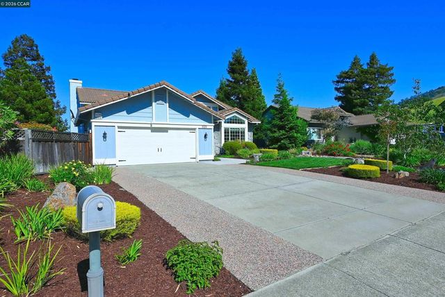 1121 Vista Point Ln, Concord, CA 94521