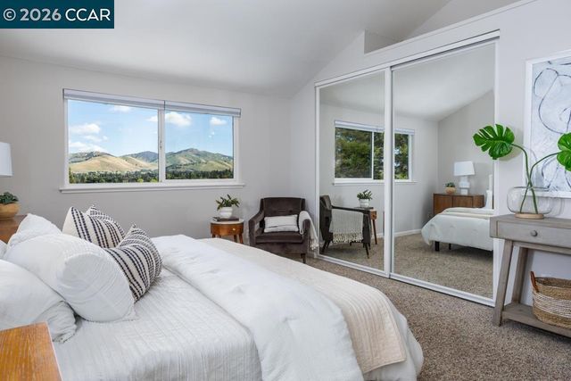 1121 Vista Point Ln, Concord, CA 94521