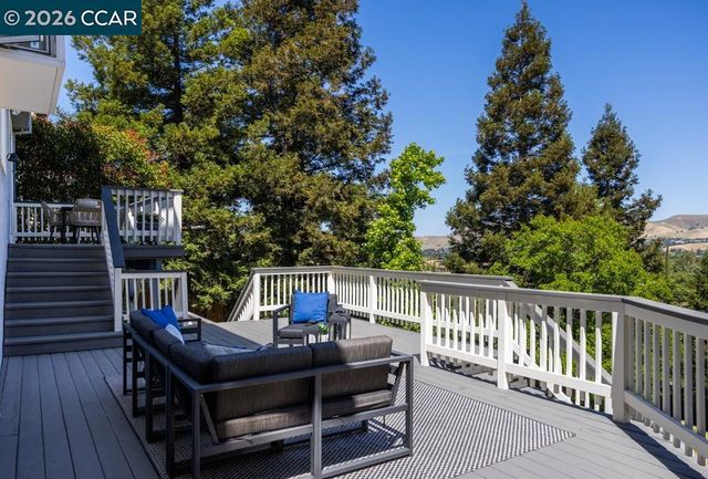 1121 Vista Point Ln, Concord, CA 94521