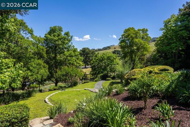 1121 Vista Point Ln, Concord, CA 94521