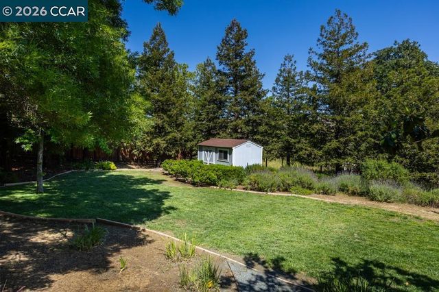 1121 Vista Point Ln, Concord, CA 94521