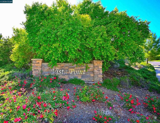 1121 Vista Point Ln, Concord, CA 94521