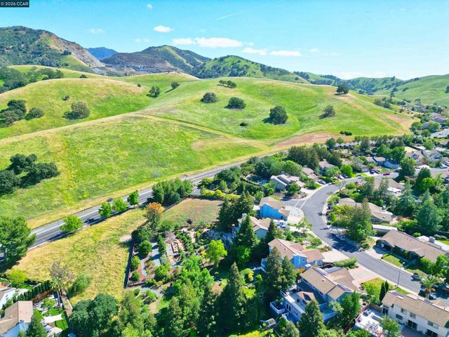 1121 Vista Point Ln, Concord, CA 94521