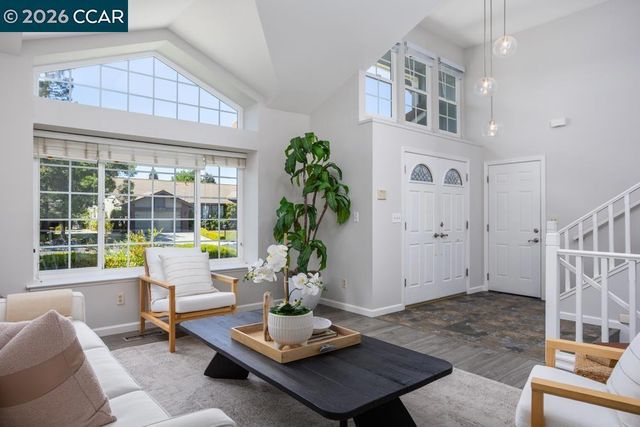 1121 Vista Point Ln, Concord, CA 94521