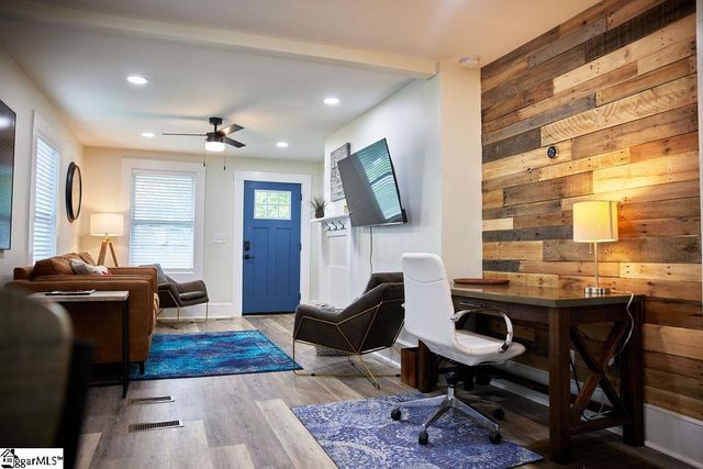 4 Lindberg Avenue, Greenville, SC 29601