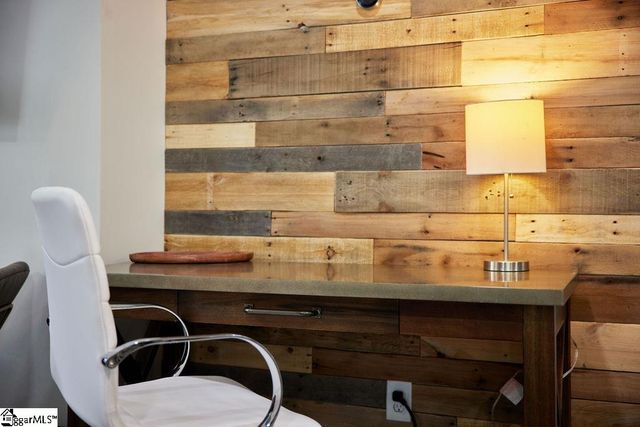 4 Lindberg Avenue, Greenville, SC 29601