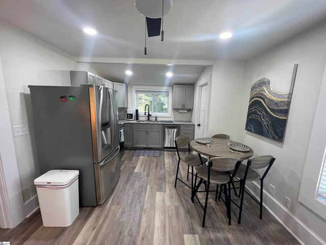 4 Lindberg Avenue, Greenville, SC 29601