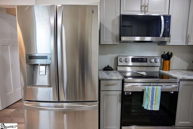 4 Lindberg Avenue, Greenville, SC 29601