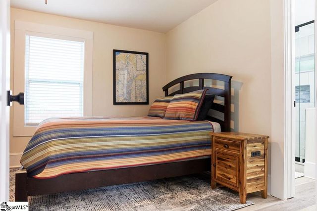 4 Lindberg Avenue, Greenville, SC 29601