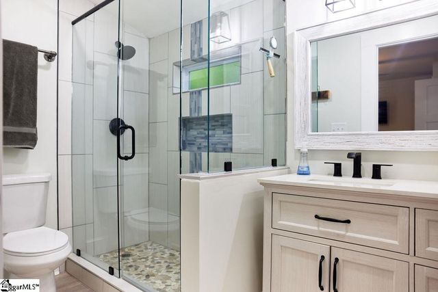 4 Lindberg Avenue, Greenville, SC 29601