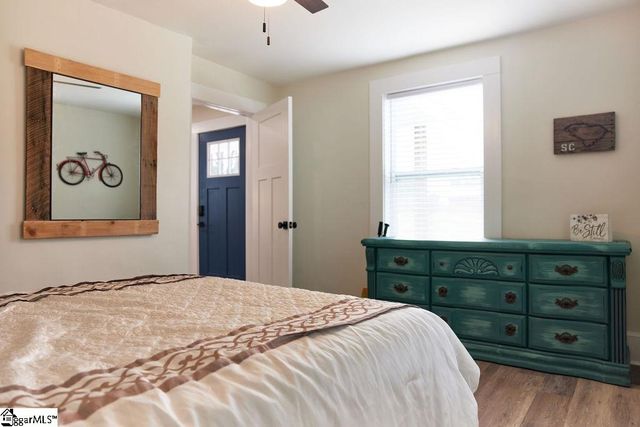 4 Lindberg Avenue, Greenville, SC 29601