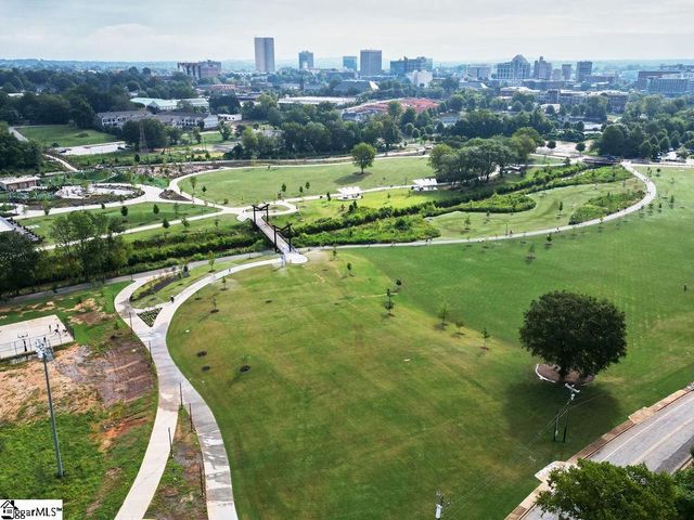 4 Lindberg Avenue, Greenville, SC 29601