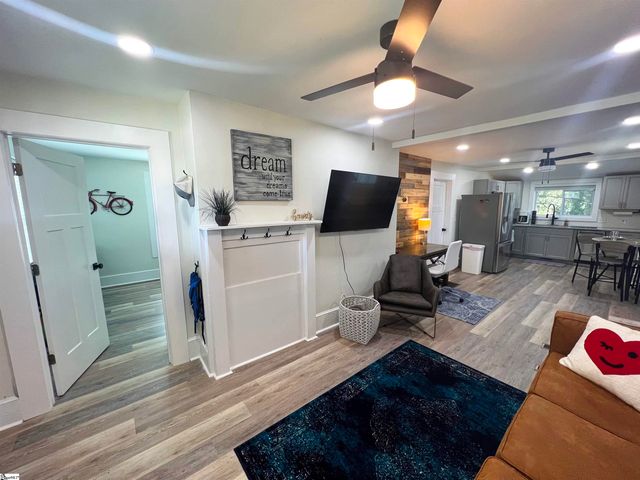 4 Lindberg Avenue, Greenville, SC 29601