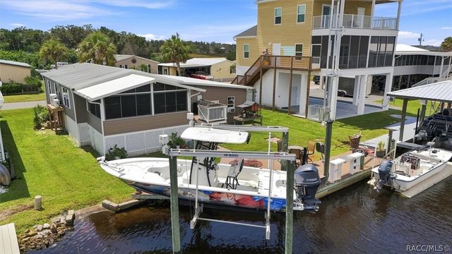 11639 W Clearwater Court, Homosassa, FL 34448