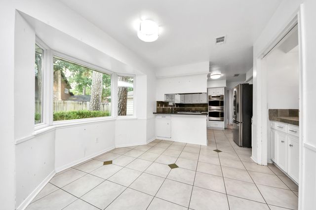 5807 Foresthaven Drive, Houston, TX 77066