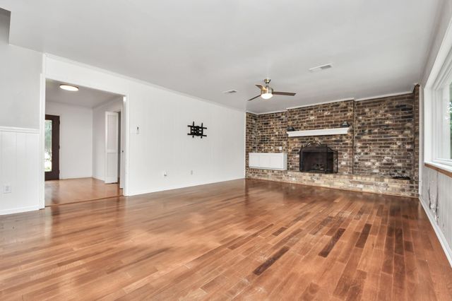 5807 Foresthaven Drive, Houston, TX 77066