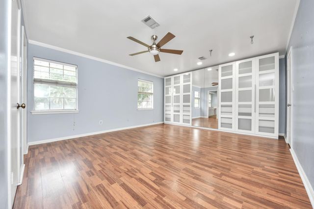 5807 Foresthaven Drive, Houston, TX 77066