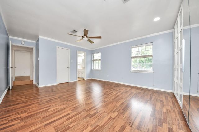 5807 Foresthaven Drive, Houston, TX 77066