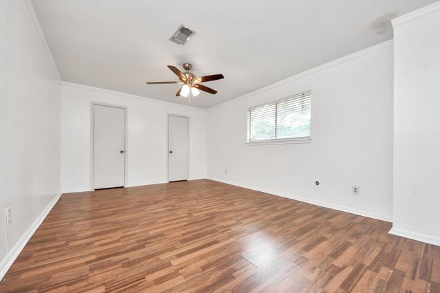 5807 Foresthaven Drive, Houston, TX 77066