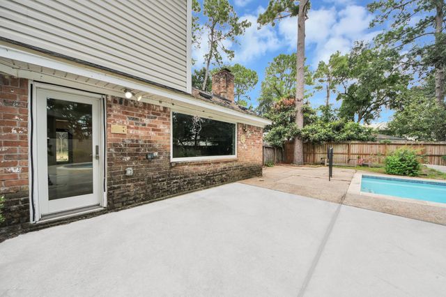 5807 Foresthaven Drive, Houston, TX 77066