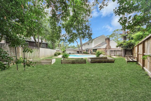 5807 Foresthaven Drive, Houston, TX 77066