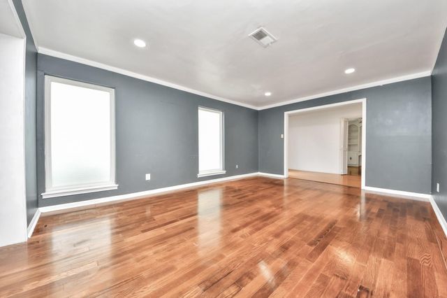 5807 Foresthaven Drive, Houston, TX 77066