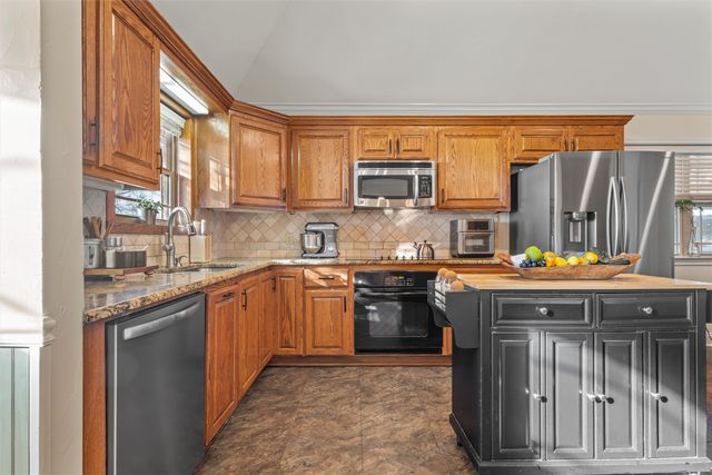 231 Trlica Road, West, TX 76691