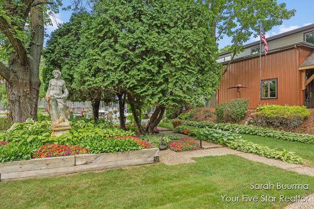 8201 Cherry Valley Avenue, Caledonia, MI 49316