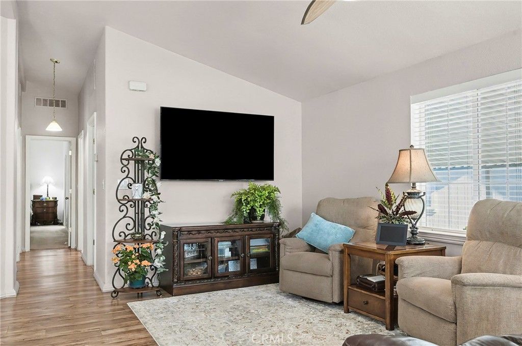 Image 5 of property listing at 1537 White Pine Drive 48, Morro Bay, CA 93442