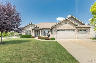 113 Stonebridge Crossing Drive, Maryville, IL 62062